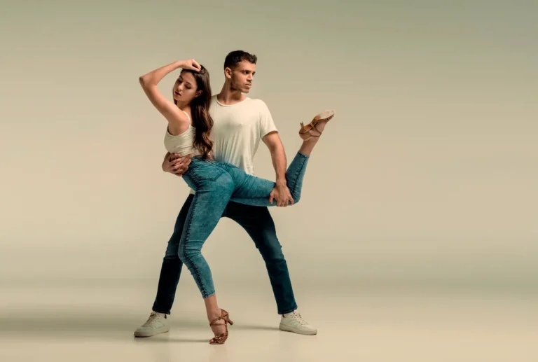 Imagen de Portada de Las 10+ Mejores salas donde bailar Salsa y Bachata en Alicante